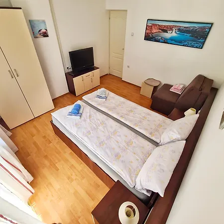 Maja Vujkovic 1 Apartament